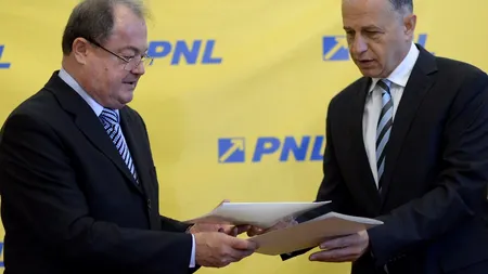 Protocolul PNL - PSRO a fost semnat de Blaga și Geoană în ritmul „pas cu pas