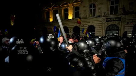 Jandarmeria: Materiale inflamabile incendiate în zona magazinului Cocor