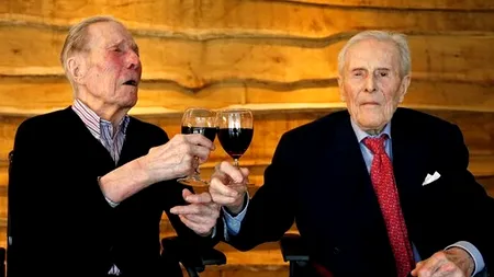 Cei mai bătrâni gemeni din lume au sărbătorit 103 ani