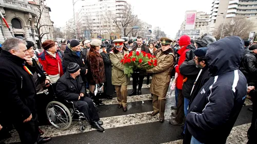 Peste 200 de revoluționari s-au adunat la Universitate pentru a comemora eroii din decembrie 1989 