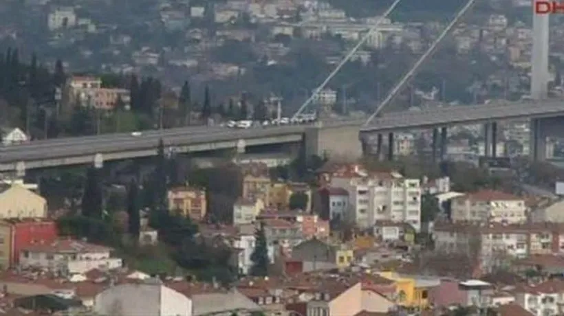 Alertă pe Podul Bosfor din Istanbul. Care a fost, de fapt, motivul pentru care o mașină a fost abandonată