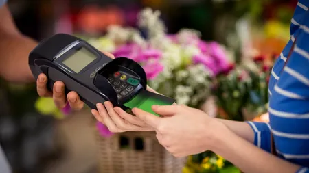 Țara europeană care se află la un pas de a ELIMINA banii cash. Măsura care va încuraja plăţile fără numerar