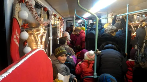 Tramvaiul lui Moș Crăciun circulă prin Cluj-Napoca. Galerie FOTO