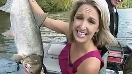 VIDEO. Momente amuzante la pescuit. „Dumnezeule, aproape că am sărit din barcă