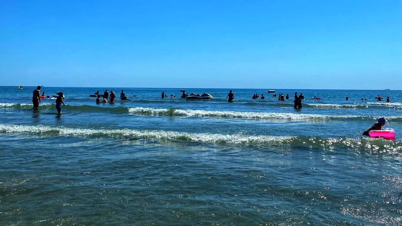 Jurnalist din Banat, după ce a ajuns la Mamaia: „Plăcut impresionat. Televiziunile chiar ne mint”