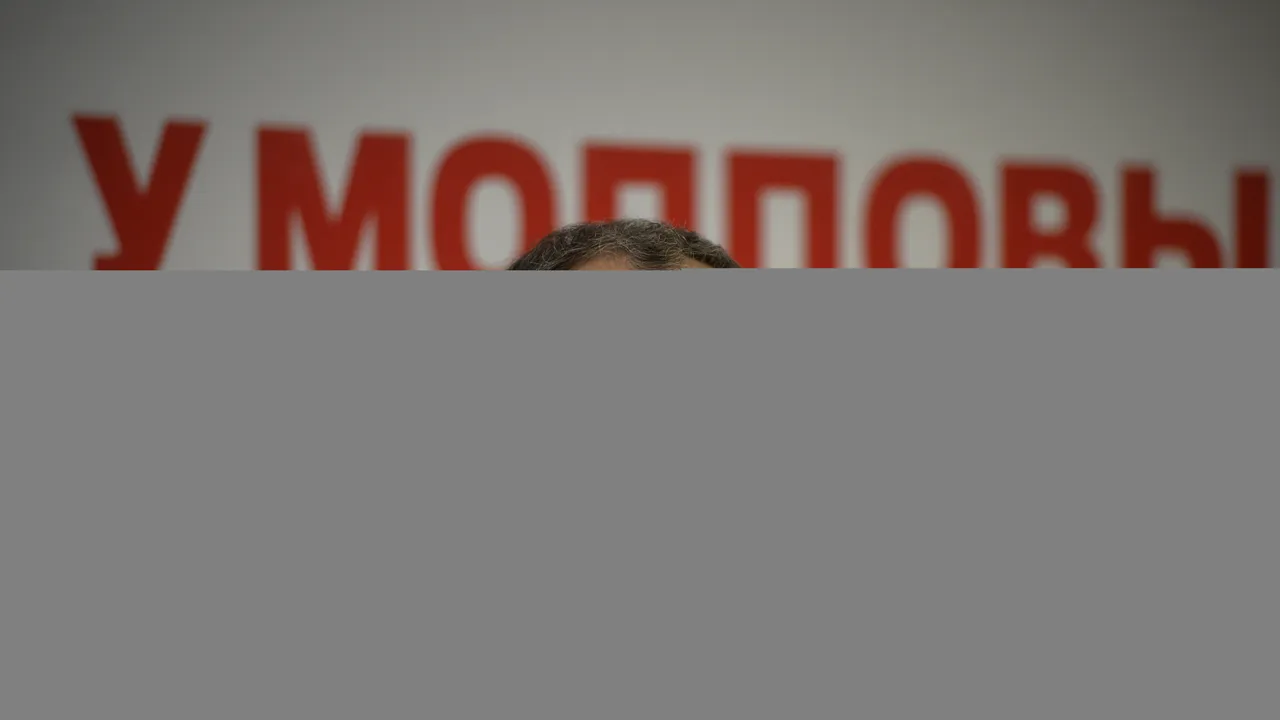 Președintele Dodon convoacă REFERENDUM pentru înlocuirea istoriei României cu 