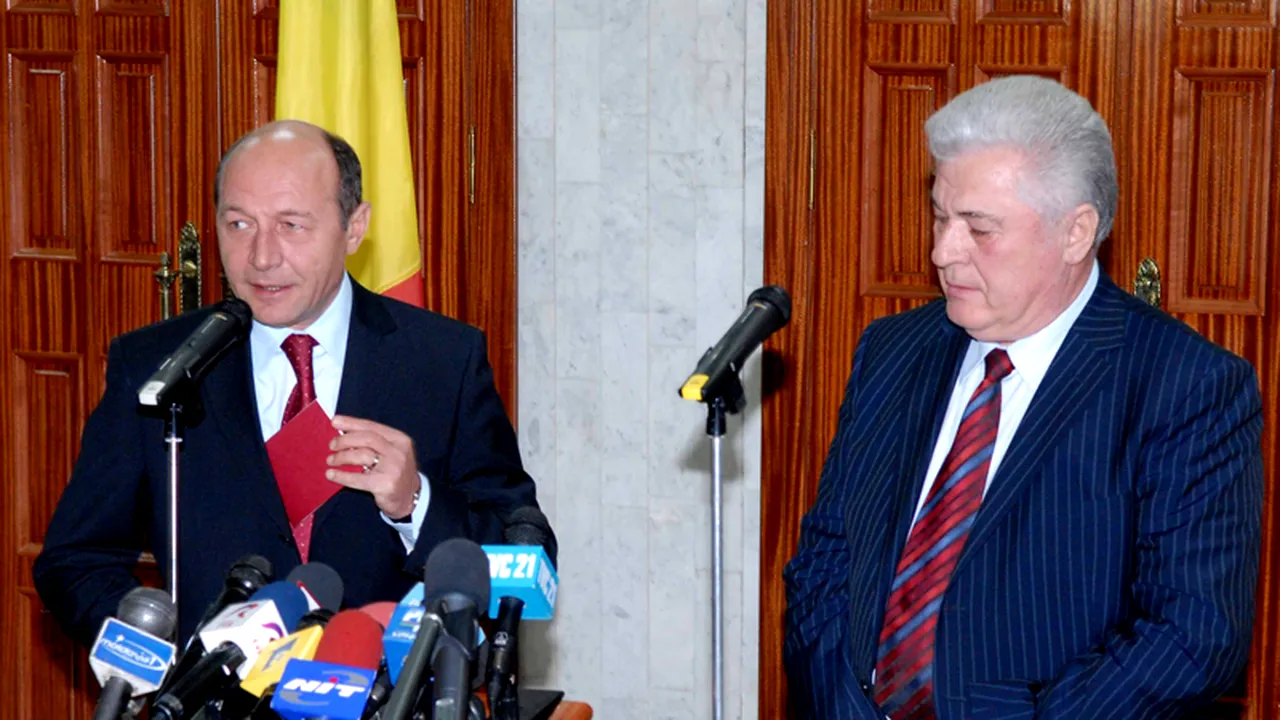 Ponta îi răspunde lui Băsescu: Nu eu, ci el a băut împreună cu Voronin și a trăit bine în comunism