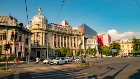 SCANDAL la Academia de Studii Economice / O profesoară este ACUZATĂ că și-a înșelat studenții cu sume importante