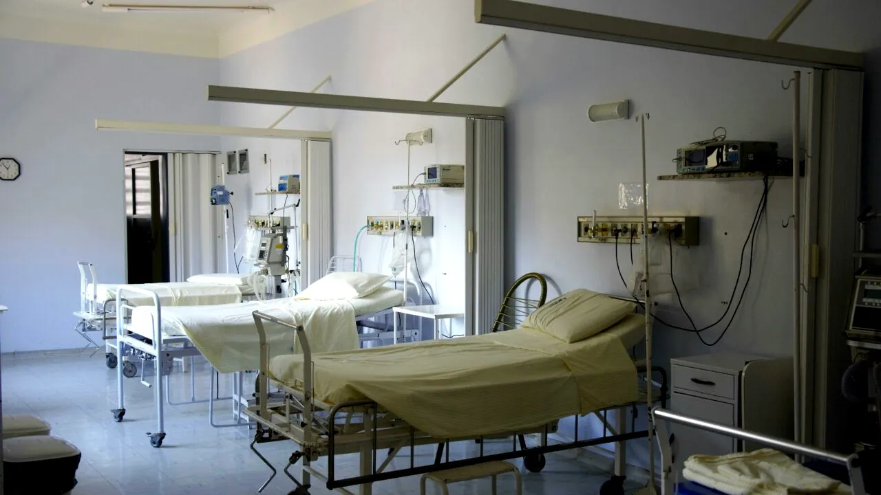Un adolescent a murit la spitalul din Târgu Jiu din cauza lipsei de personal medical specializat