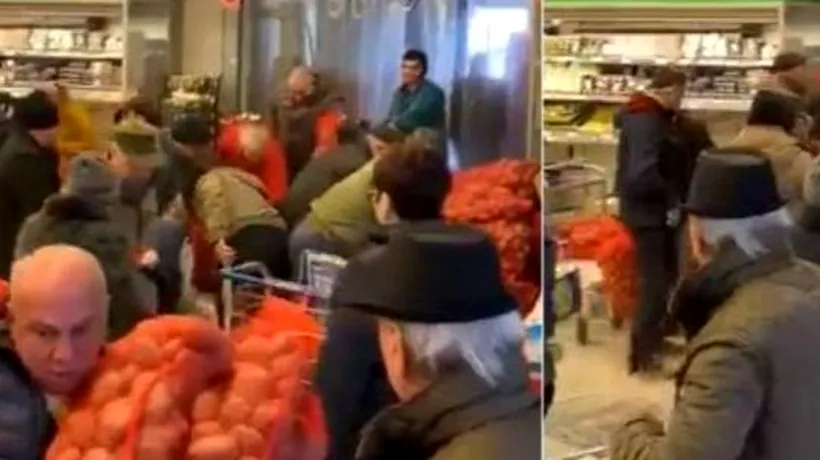 VIDEO. Imagini halucinante surprinse într-un hipermarket, cu românii care se bat pe sacii de cartofi