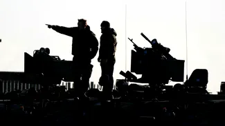 Financial Times: UE analizează redirecționarea a 93 de miliarde de euro din fondurile de redresare post-pandemie spre sectorul de APĂRARE