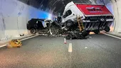 Un șofer român este căutat de polițiștii italieni, după ce a provocat un accident mortal și apoi a fugit de la fața locului. Victima se afla chiar în mașina sa