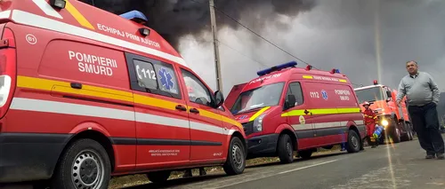 Doi tineri au murit carbonizați după ce mașina în care erau s-a răsturnat, apoi a luat foc