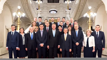 Caii-putere ai Guvernului Cioloș. Ce ministru și-a luat trei mașini la fel, pentru toată familia, pentru că „erau la ofertă