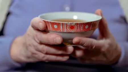 Ceaiul care ajută memoria să funcţioneze mai bine. Dr. Vlad Ciurea: „S-a dovedit că este minunat pentru creier”