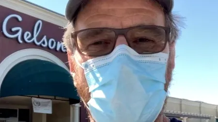 Protagonistul serialului „Breaking Bad”, după experiența COVID-19: „Am fost unul dintre cei norocoși. Vă conjur să continuați să purtați nenoricita asta de mască”