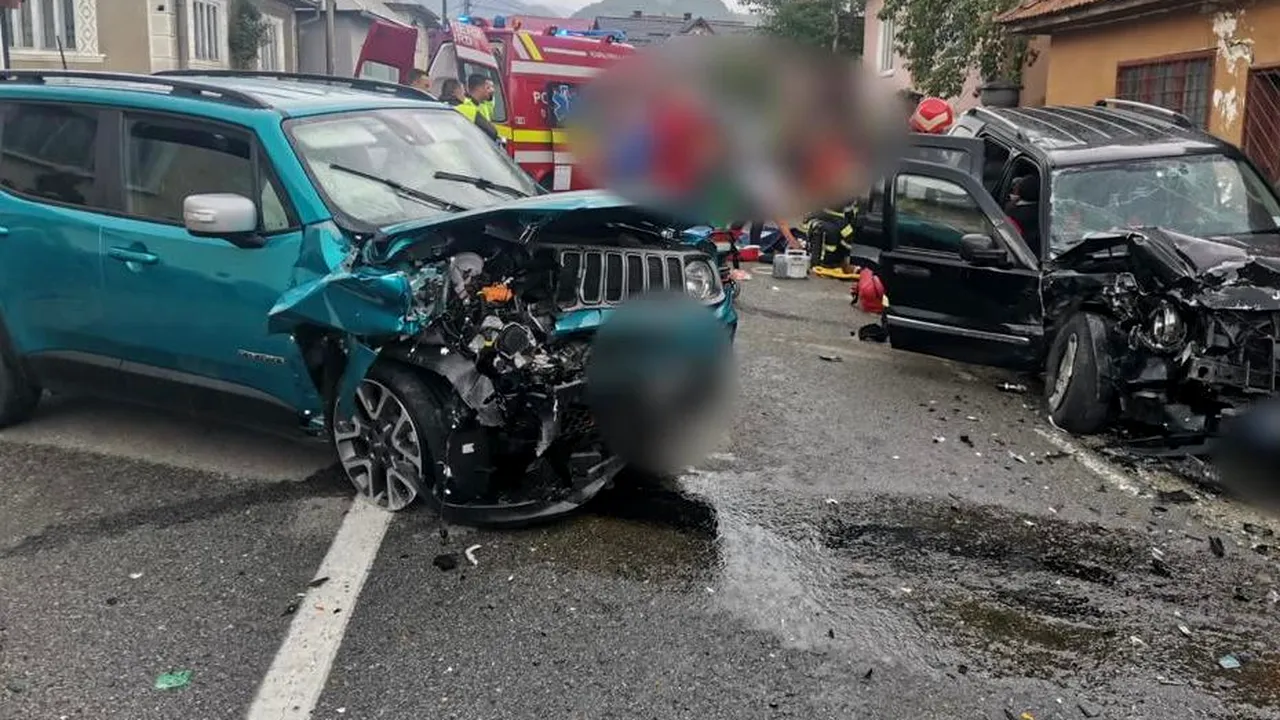 Doi adulți și șapte copii, răniți după impactul dintre două mașini pe un drum din județul Bistrița-Năsăud. Unul dintre șoferi era băut