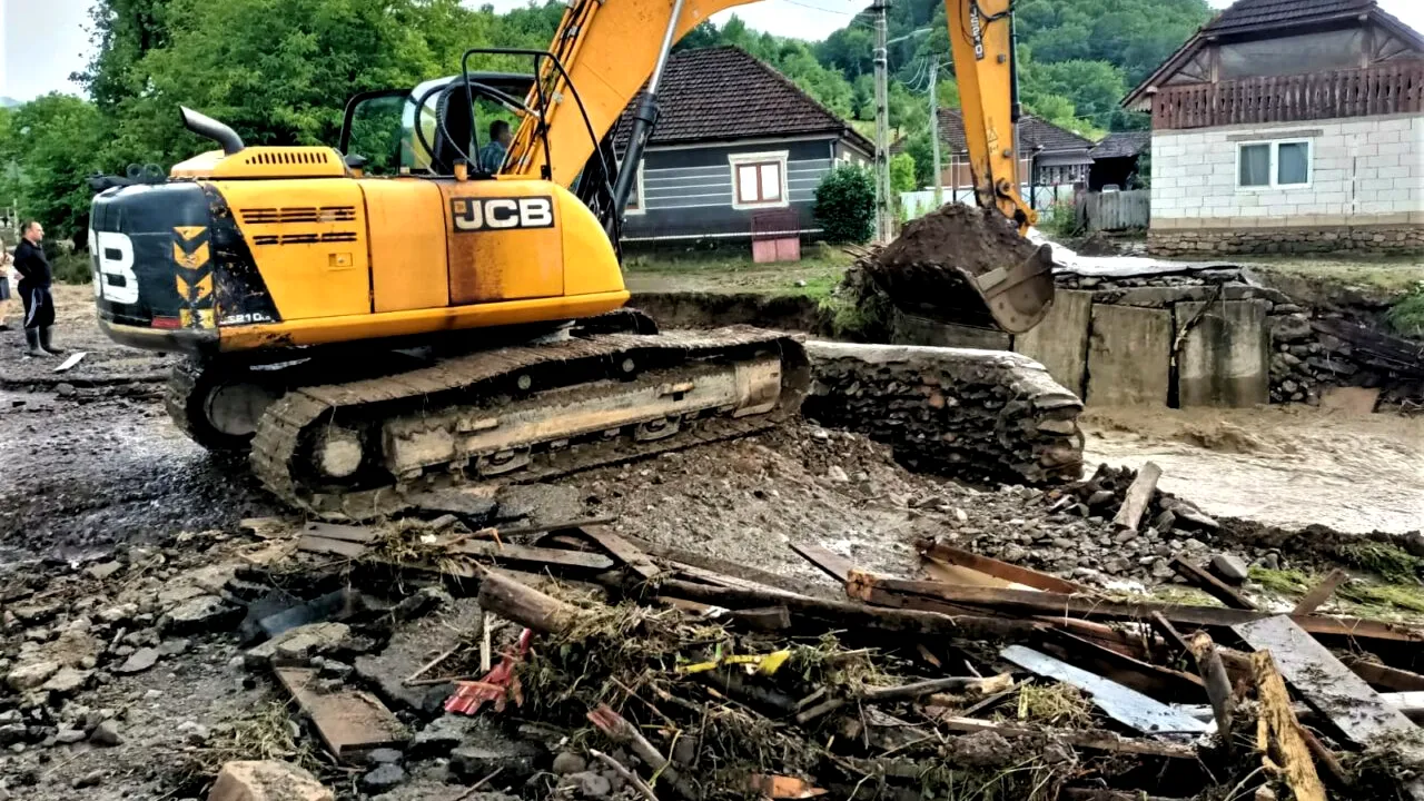 Vremea rea a făcut prăpăd, 38 de localități sunt afectate de ploile torențiale și inundații. Echipele de intervenție sunt în zonele critice