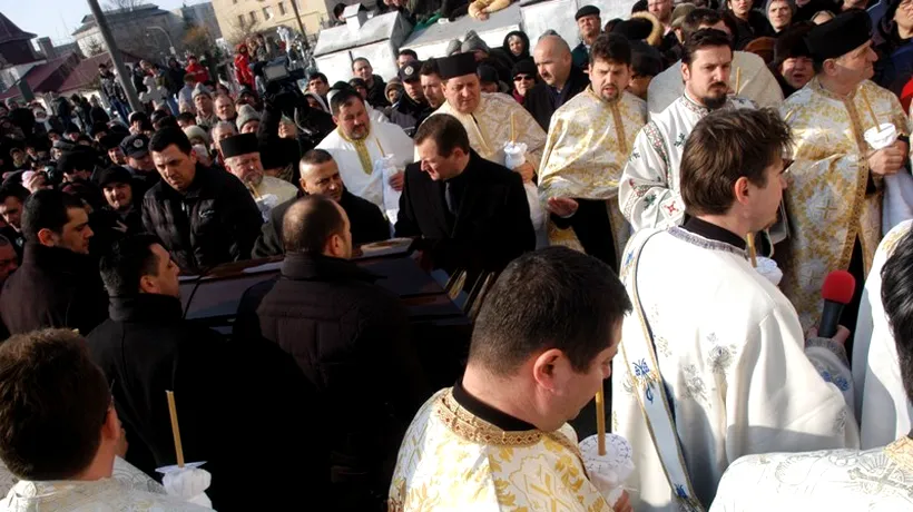 Preot din Bacău, suspendat după ce a participat la funeraliile lui Sechelariu deși nu primise acceptul