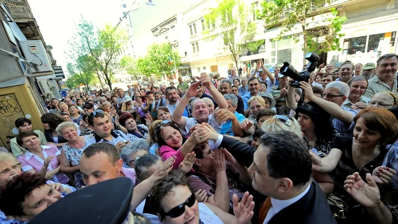 VIDEO. Ce îi urează fanii lui Vanghelie: 