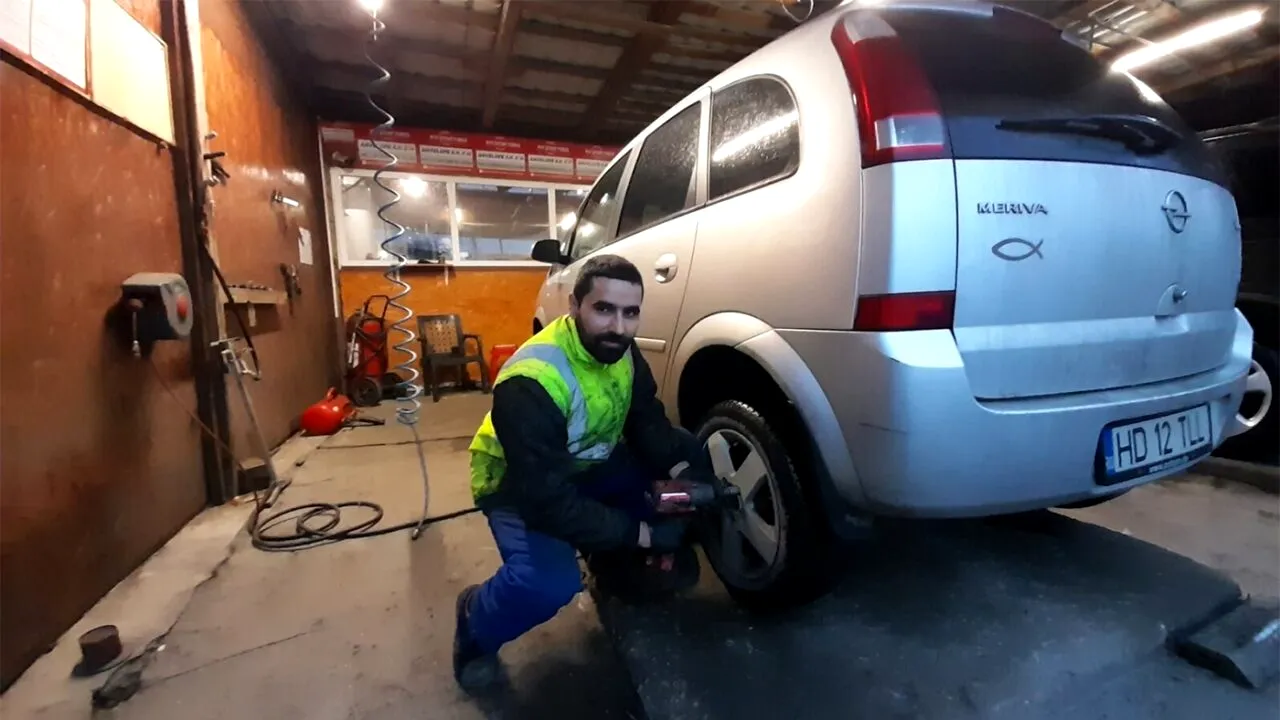 Câți lei primește salariu Aziz Tintaș, un turc care lucrează într-o vulcanizare în România: 