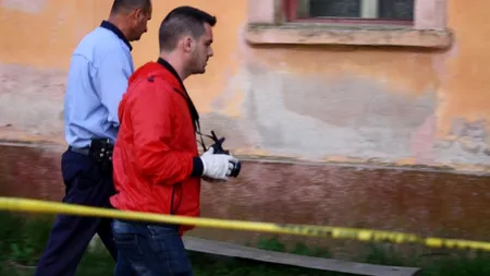 O crimă îngrozitoare s-a petrecut într-o garsonieră. A pus mâna pe cuțit și s-a oprit după 11 lovituri