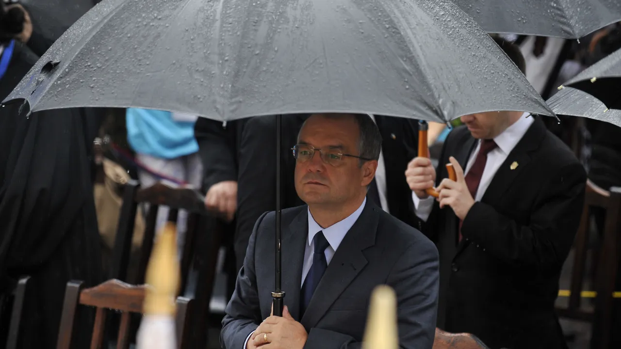 Ce părere are Emil Boc despre guvernul lui Dacian Cioloș