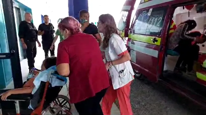 Elevii din Mehedinți otrăviți cu MASĂ CALDĂ sunt internați, dar în afara oricărui pericol. Întreaga suflare medicală a fost mobilizată