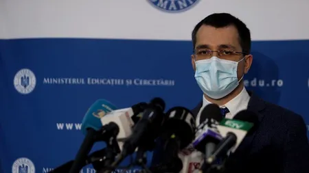 Cum se va face testarea COVID-19 în școli? Voiculescu: Părinții să semneze acordul cât mai repede