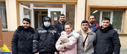 FOTO | Doi tineri îndrăgostiți din Ucraina au ajuns la Vâlcea doar cu hainele de pe ei și cu pisicul „Gabi”
