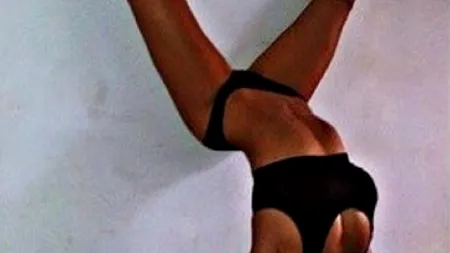 Miss Tanga România promite că pozează NUD dacă politicienii interzic eutanasierea câinilor