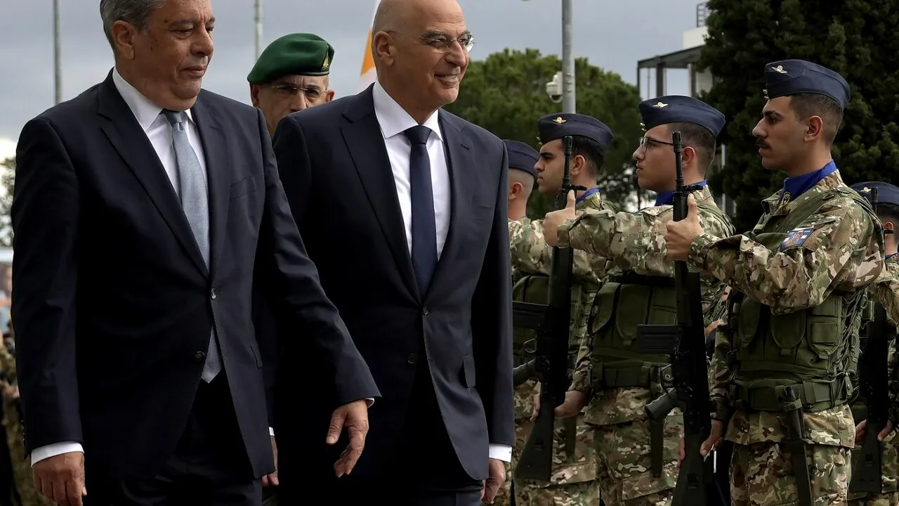 Ministrul grec al Apărării solicită UNIUNII EUROPENE să relaxeze limitele bugetare pentru apărare