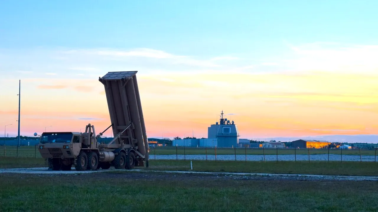 Politico: O schimbare politică dramatică ar putea SUBMINA rolul României ca unul dintre principalii actori de securitate regională ai NATO