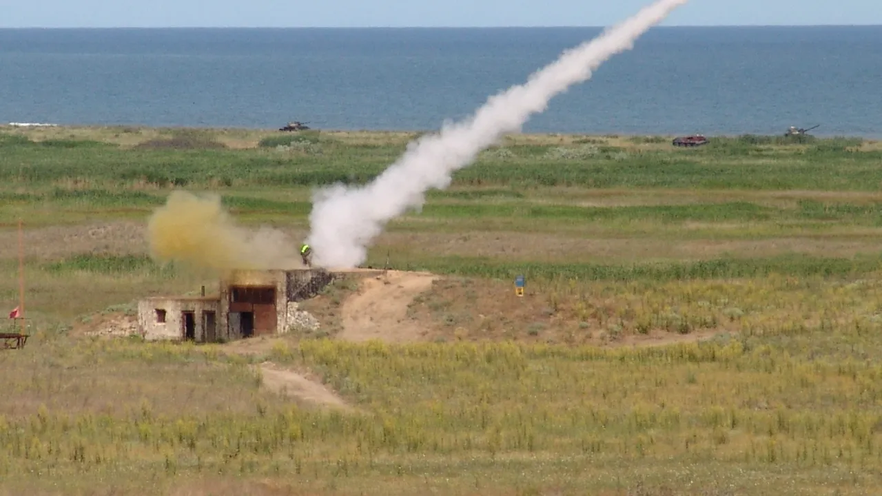 O companie franceză cu afaceri de miliarde de euro vrea să producă armament și rachete în România. Cum vor fi pregătiți muncitorii care vor să lucreze în domeniu