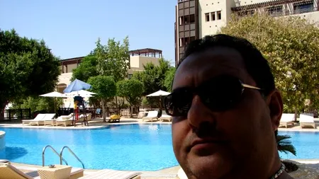 EXCLUSIV. Cum plănuia celebrul Romeo „Boenică” să umilească, public, autoritățile din România. Pregătise un show fabulos!