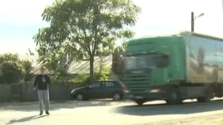 FOTO: Imagine incredibilă cu un reporter din România pe o trecere de pietoni