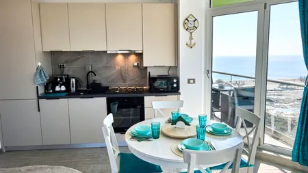 „Țeapă” de 4.410 lei pentru 4 turiști care au închiriat un apartament din Mamaia Nord: „O mare bătaie de joc”