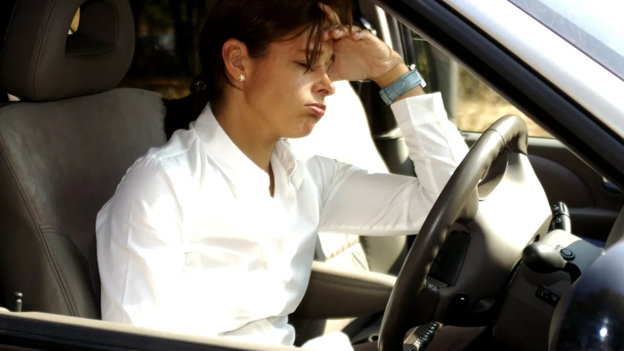 AMENZI usturătoare pentru șoferii din Capitală care nu opresc motorul mașinii în aceste zone. Măsura ar putea fi extinsă la nivel național