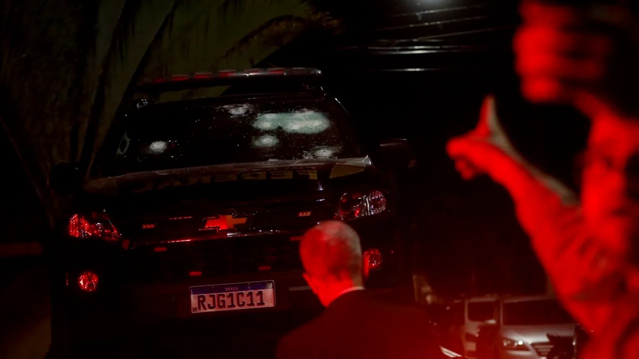 Brazilia: Un fost deputat, susţinător al preşedintelui de extremă-dreaptă Jair Bolsonaro, a atacat cu grenade poliţiştii veniţi să-l aresteze