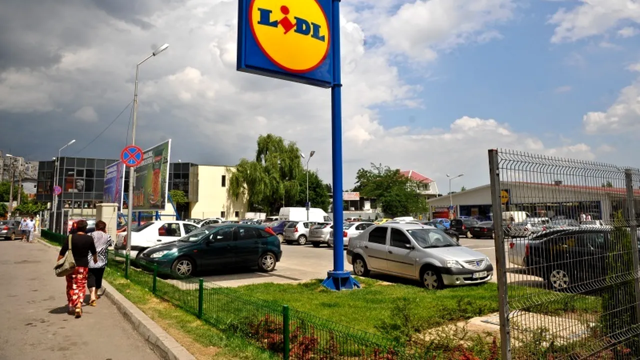 Parcarea unui supermarket, considerată „TRIUNGHIUL BERMUDELOR