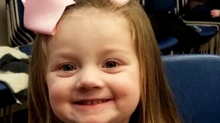 Caz șocant. Fetiță de doar 3 ani, omorâtă în bătaie de părinții adoptivi. “Odihnește-te în pace, mic îngeraș!”