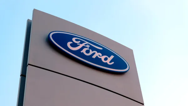 Ford îl contrazice pe Ilie Bolojan. Compania spune că producția din România a fost oprită pentru vacanța de vară, nu din cauza crizei energetice