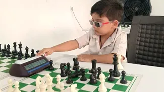 Un băiețel de 3 ani din India a intrat în elita mondială a șahului, deși nu știe să scrie sau să citească