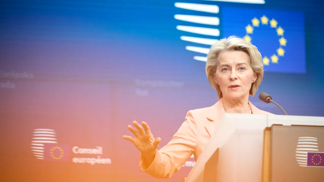 Ursula von der Leyen avertizează X, Meta, TikTok să respecte regulile în Europa. „Nu ne interesează de unde provine o companie și cine o conduce”
