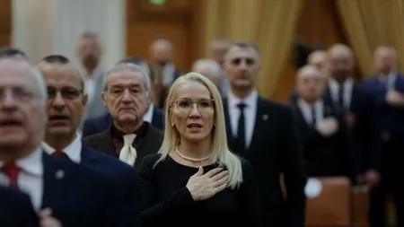 Deputații AUR au rostit la depunerea jurământului în Parlament că: 