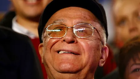 Îl provoc pe Ion Iliescu să-și toarne cenușă-n cap