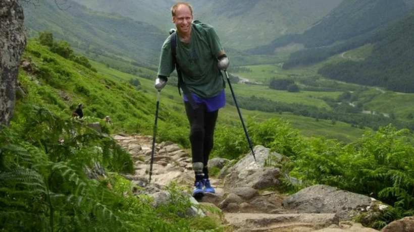 Un alpinist fără mâini și picioare a escaladat un vârf de 4.500 de metri