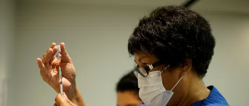 Un bărbat din Noua Zeelandă s-a vaccinat de zece ori într-o zi. El ar fi primit bani să se imunizeze în locul altor persoane