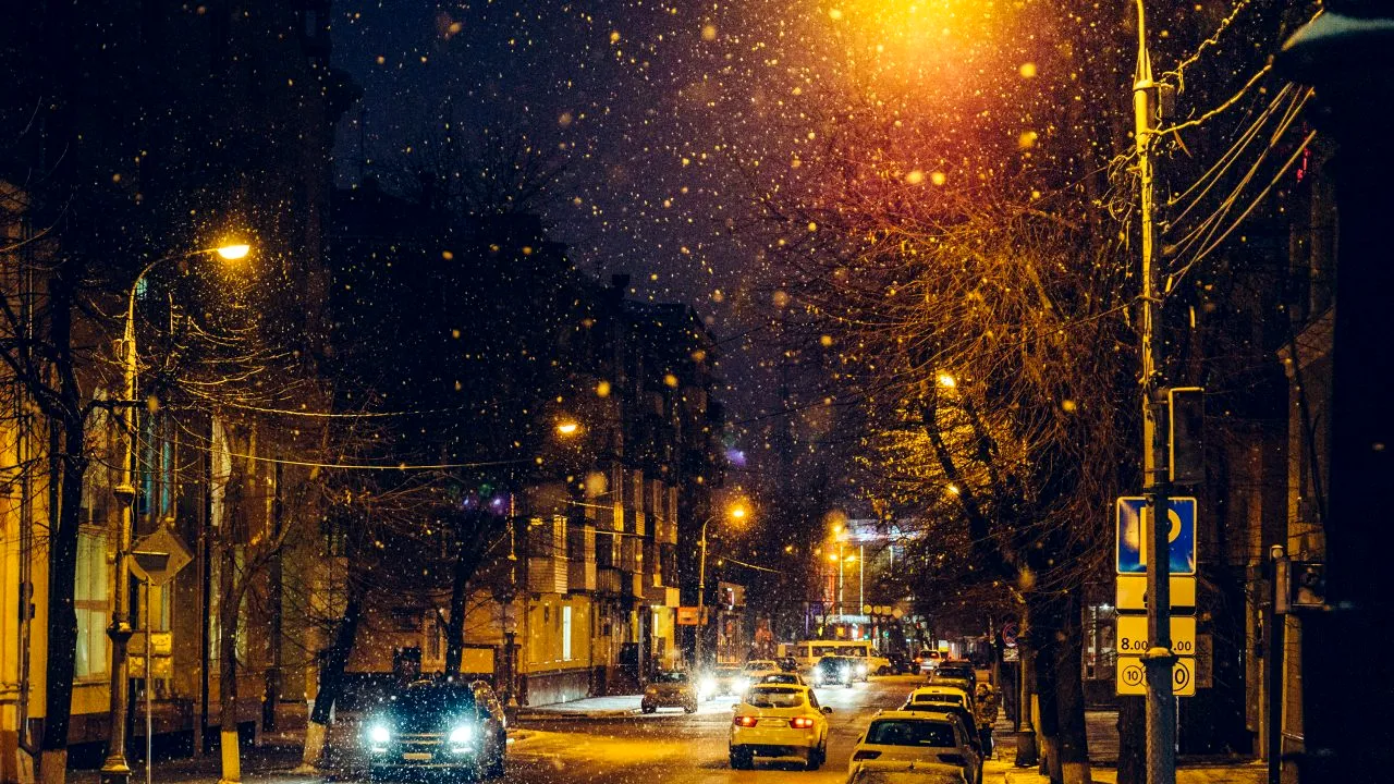 Vor fi maxime între 9 și 15 grade în țară de Ziua Națională, iar zăpada se va depune la munte. Cum va fi vremea în următoarele două săptămâni