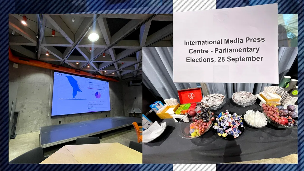 Jurnaliștii străini sunt tratați cu bomboane BUCURIA la centrul de presă din Chișinău